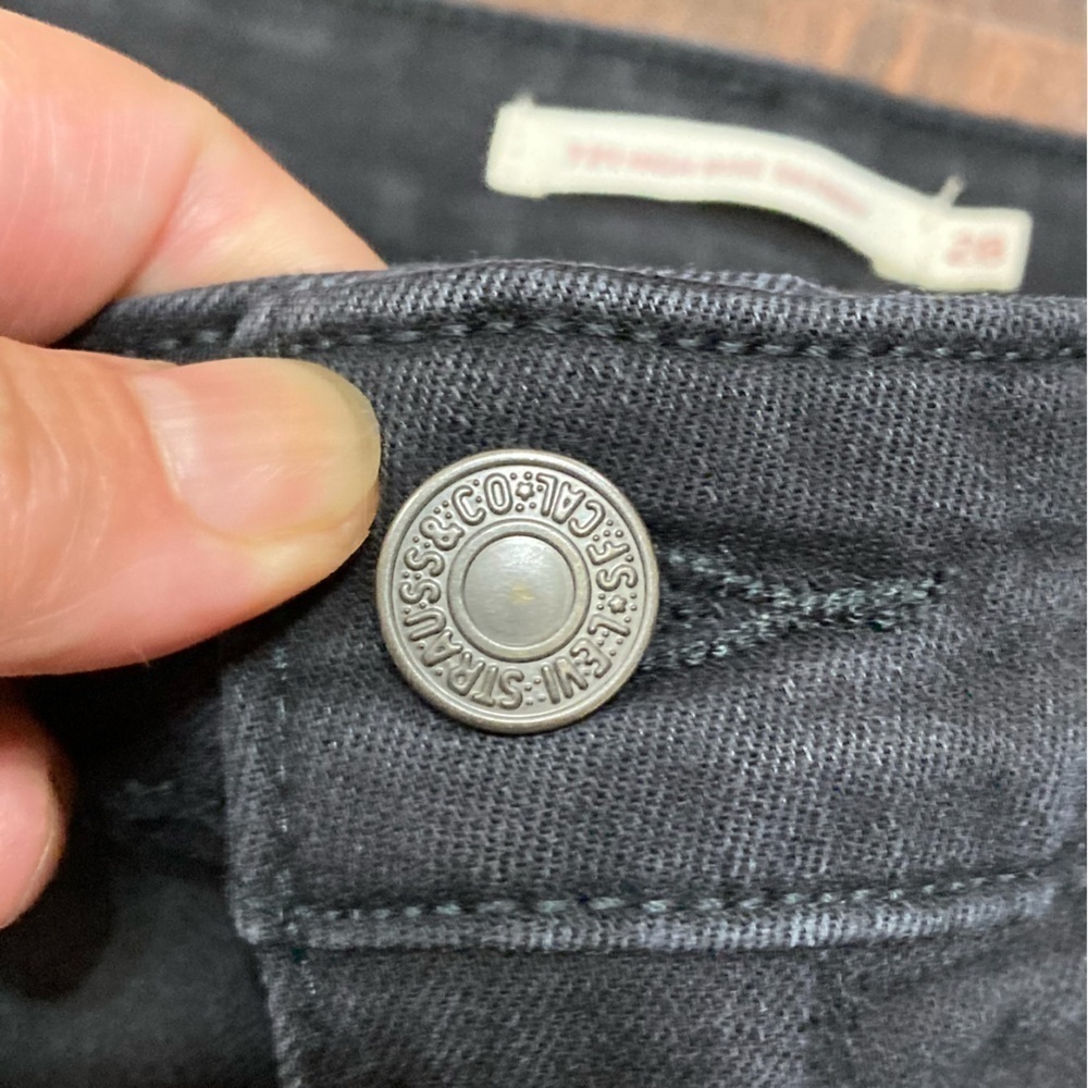 LEVIS 721 High Rise  Skinny Jeans in like new condition size 28 - Picture 14 of 16